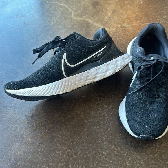 Nike React Infinity Run Flyknit 3 - Picture 3 of 8